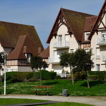 Triplex avec jardinet - wifi - à 400m de la plage Courseulles-sur-Mer Extérieur photo