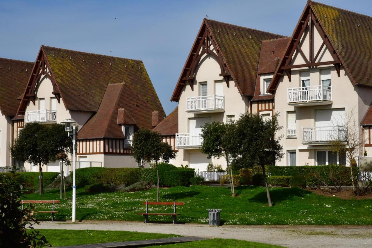Triplex avec jardinet - wifi - à 400m de la plage Courseulles-sur-Mer Extérieur photo