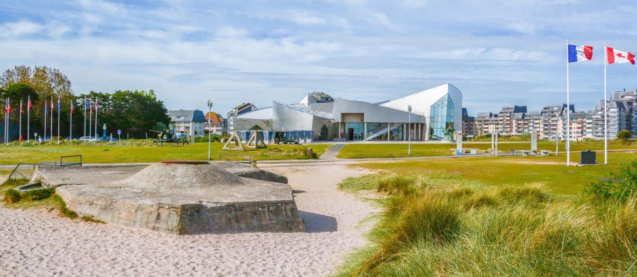 Triplex avec jardinet - wifi - à 400m de la plage Courseulles-sur-Mer Extérieur photo